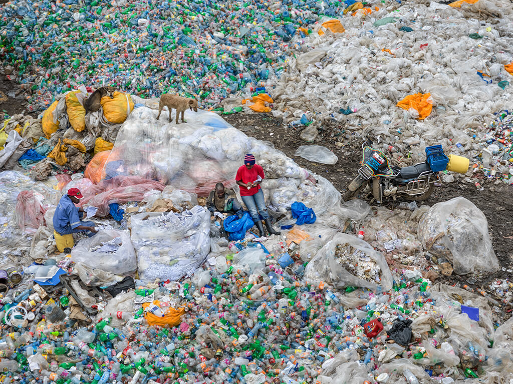 Dandora Landfill #3, Plastics Recycling, Nairobi, Kenya, 2016, Edward Burtynsky