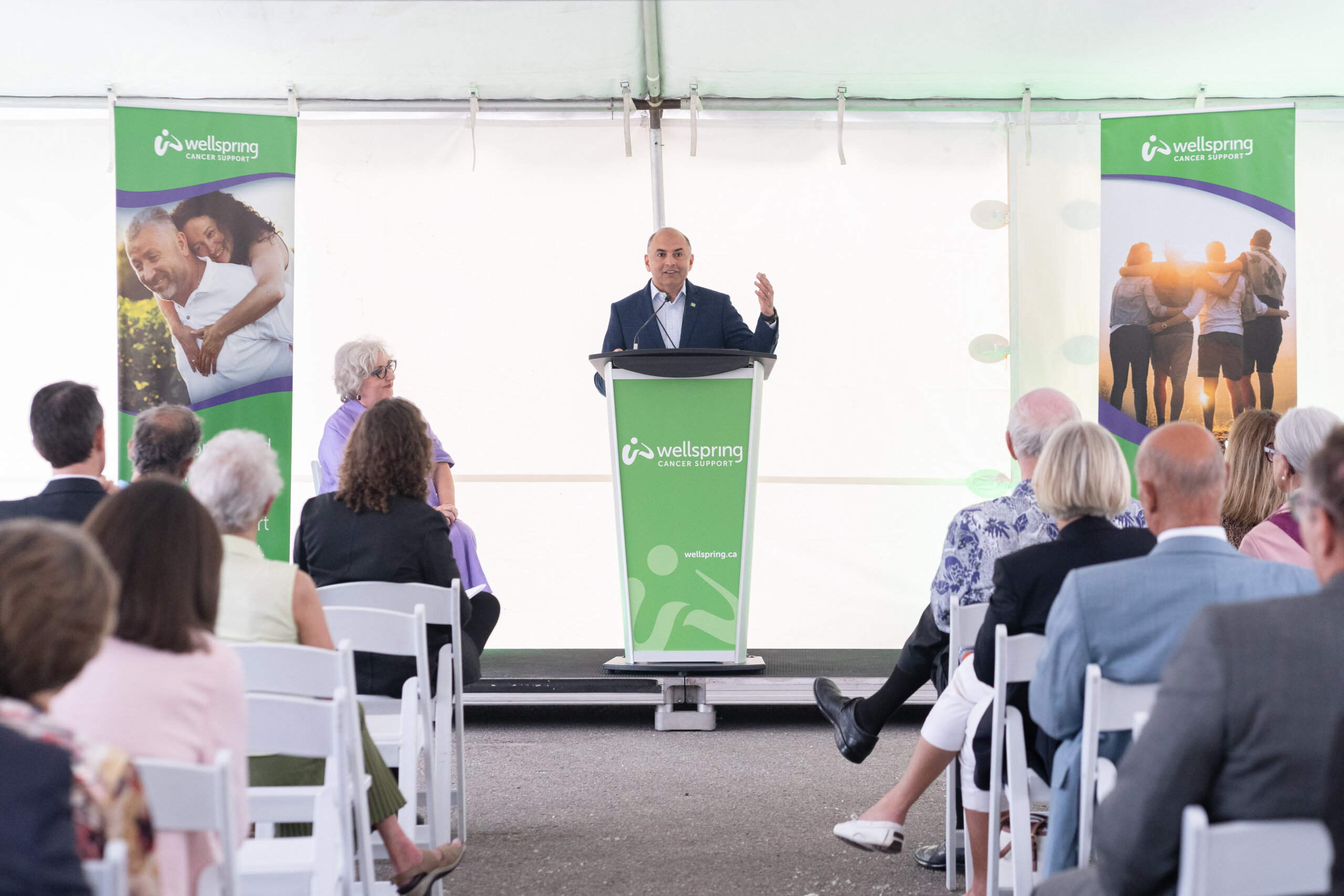 Rizwan Khalfan, Chief Digital and Payments Officer, TD Bank Group, announcing $600,000 donation for Virtual Centre for Cancer Support at Wellspring event.