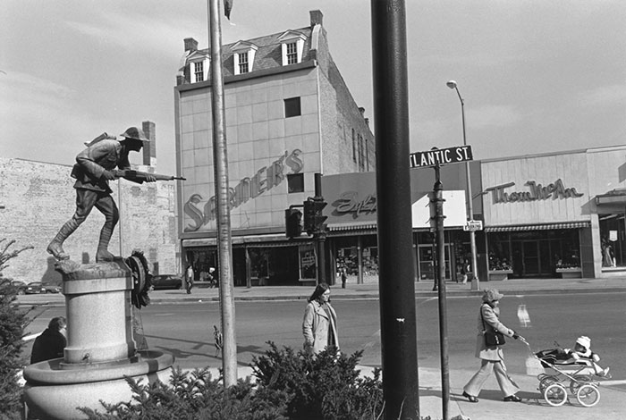 Photograph by Lee Friedlander